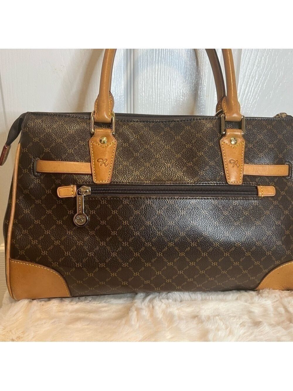RIONI ITALIA PRINCESS SATCHEL. 14” x 5.3” x 9”. - Picture 2 of 15